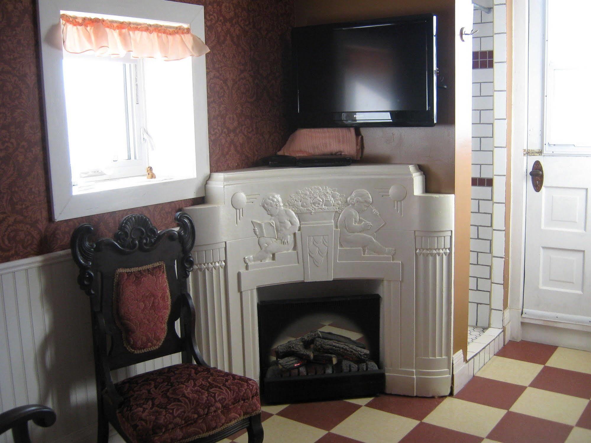 Wakamow Heights Bed And Breakfast Moose Jaw Exterior foto